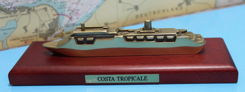 Kreuzfahrtschiff "Costa Tropicale" (1 St.)  IT 1981 in ca. 1:1400